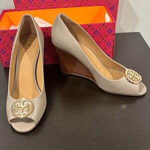 Tory Burch Benton Taupe Peep-Toe Wedges Nappa leather